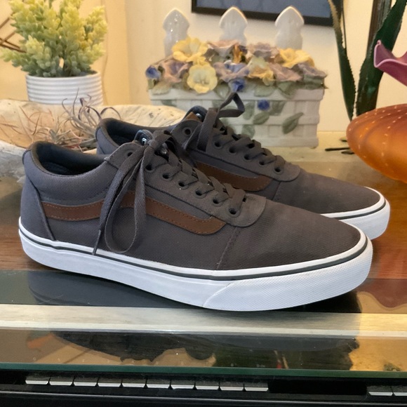 Vans Mens Ward Deluxe Skate Shoes 85 